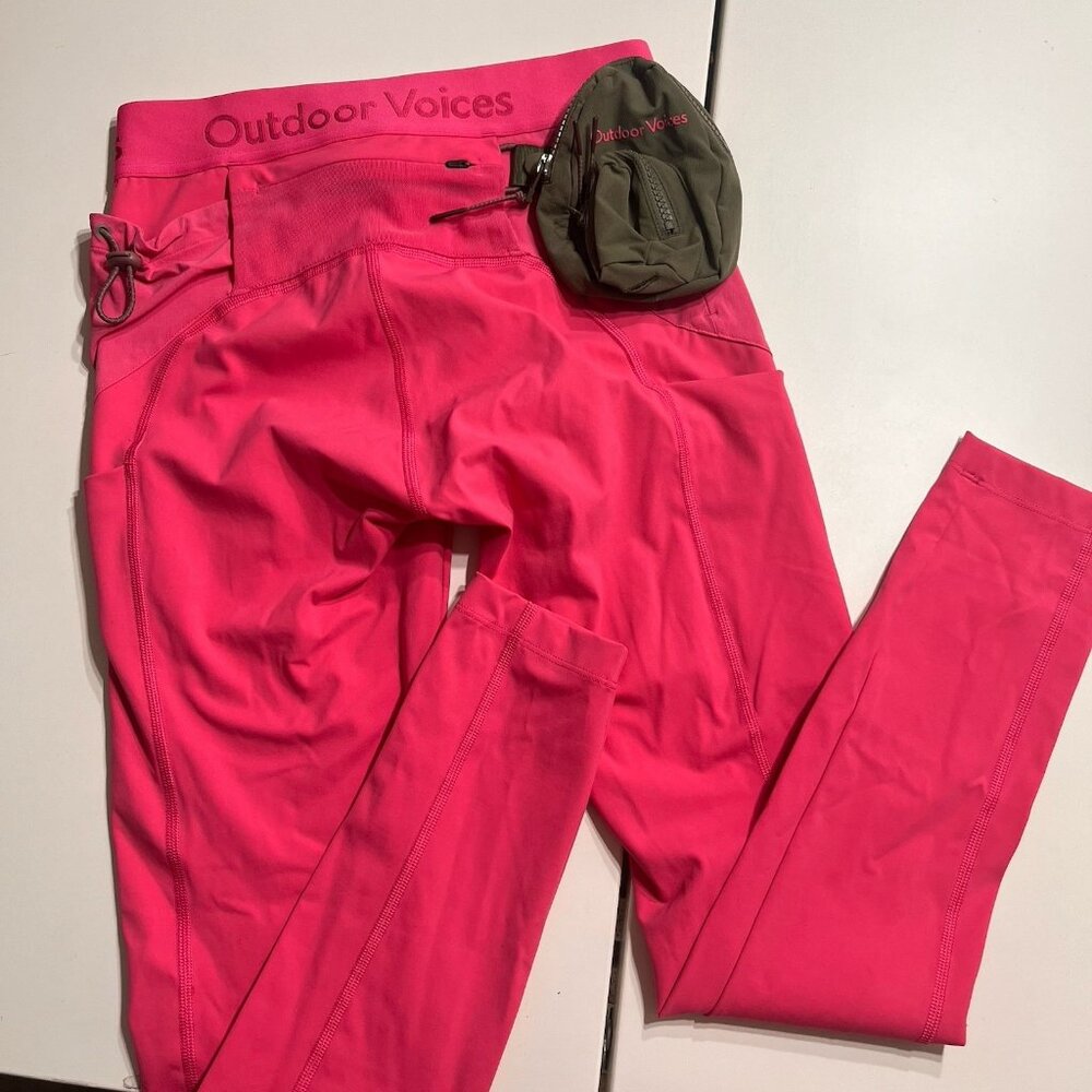 Outdoor Voices Leggings Size Small Snacks 7/8 Pink With Green Pouch